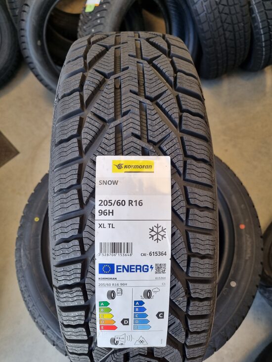 205/60R16 Kormoran Snow